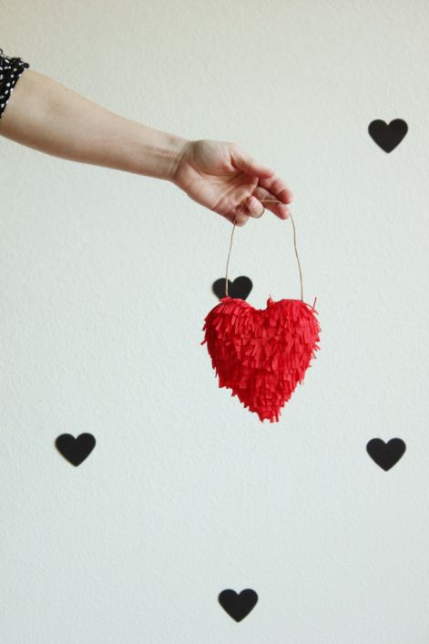 diy-valentine-fringed-heart1_1.jpg